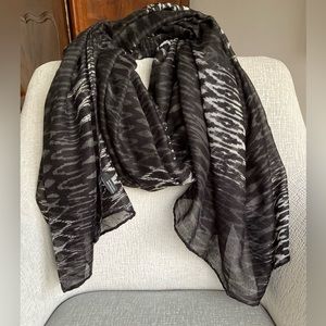 Black/Gray Scarf